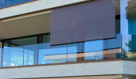 Terraza 6×3 m, edificio piso 8, viento constante